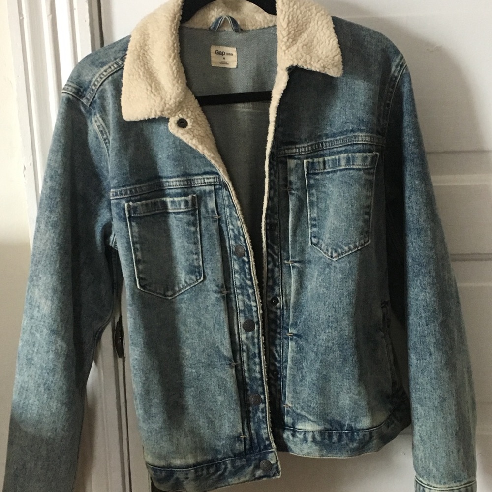 Gap denim Jean jacket with fur lining
